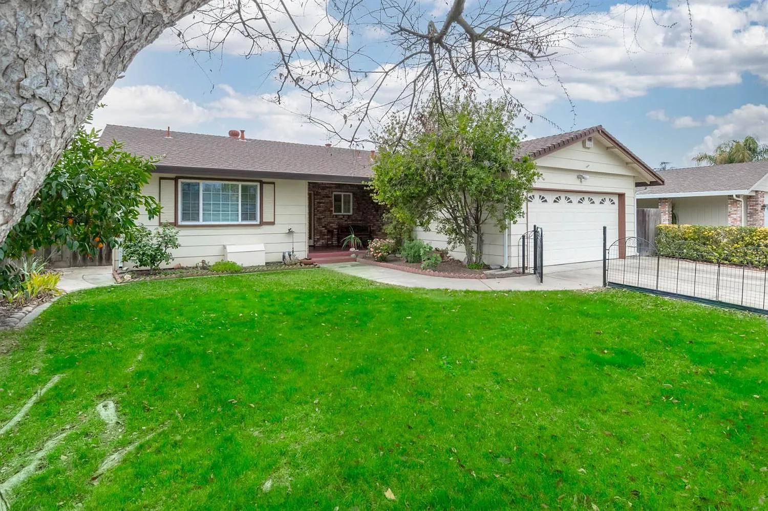 1416 Clovewood Ave photo 1