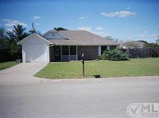 208 Brook Cir, Krum, TX 76249