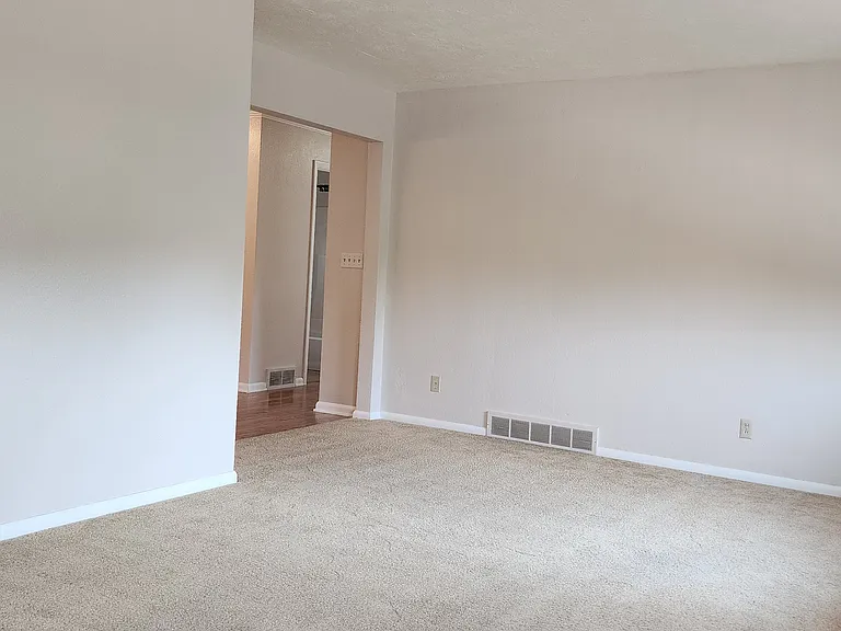 7995 Hazelgreen Rd NE — Photo 7