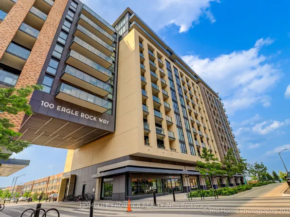 100 Eagle Rock Way W #904, Vaughan, ON L6A 5B9
