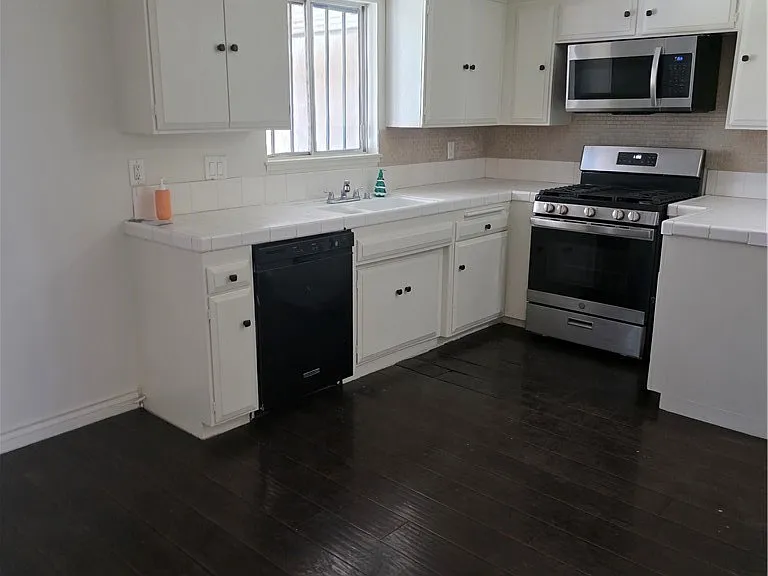 766 E Pillsbury St — Photo 10