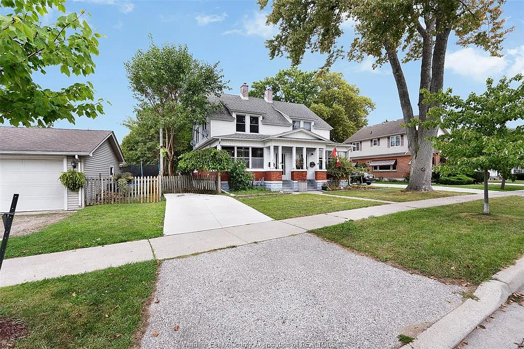 3 bed, $2,100 — Photo 3