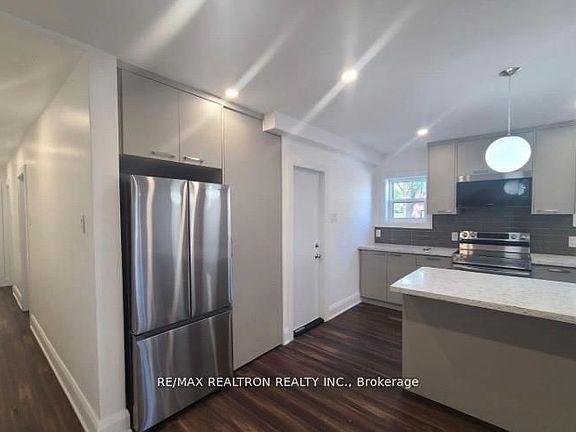 3rd image of 1182 Avenue Rd
