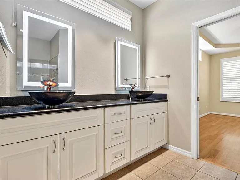 10801 Spring Mountain Pl — Photo 34