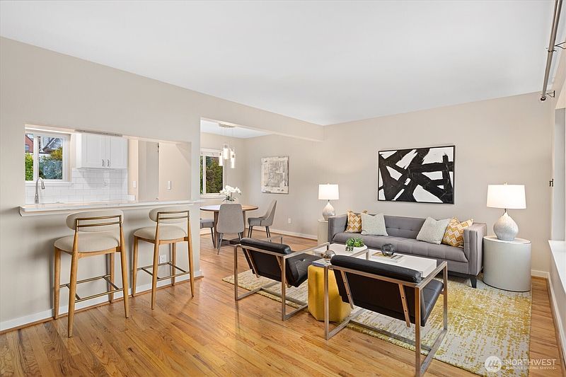 5th image of 330 W Olympic Place #407