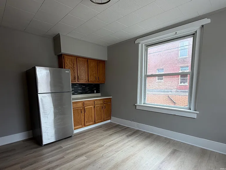 112 E Center St #B — Photo 8
