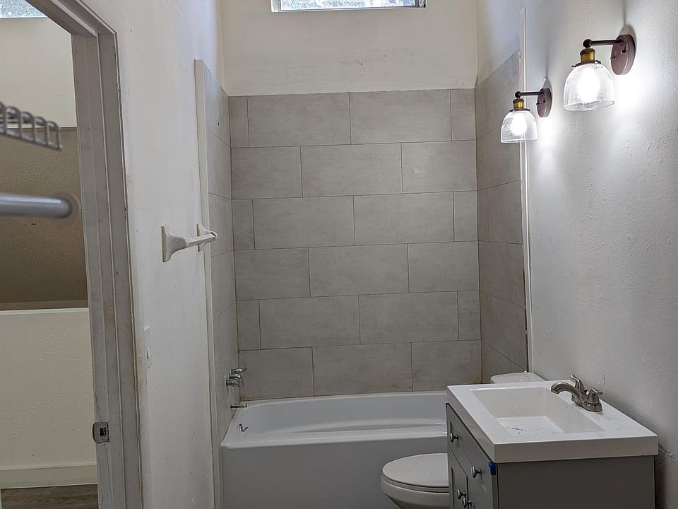 1st image of 1731 E Mulberry Dr #B