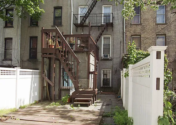 Rented by Level Group | media 9