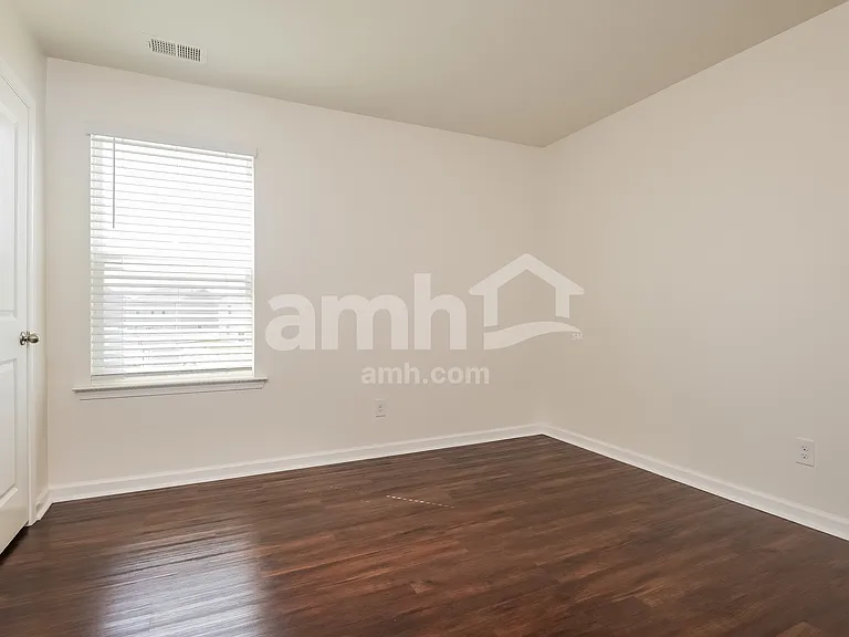203 Bushwood Dr — Photo 14