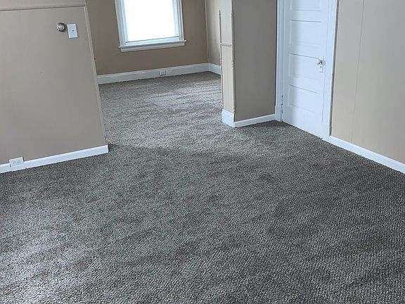 4th image of 3742 Mayfield Ave