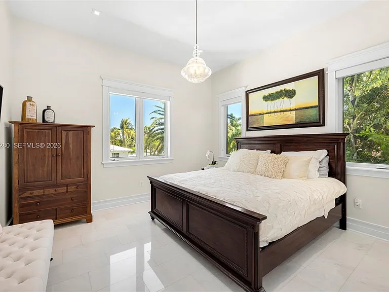 1460 S Treasure Dr — Photo 26