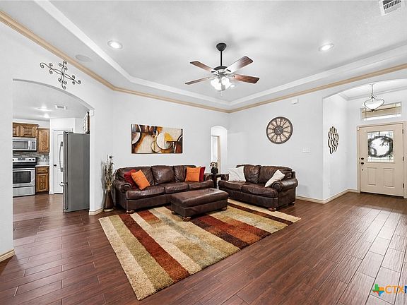 3rd image of 181 Sheridan Loop