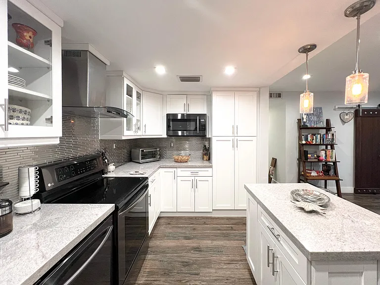 1408 Brickell Bay Dr #212 — Photo 10