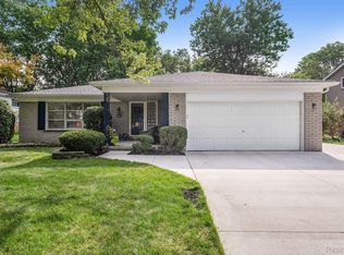 19260 Eldridge Ln, Southfield, MI