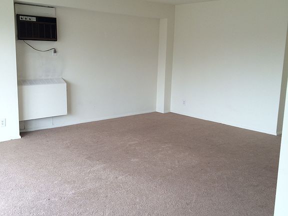 3rd image of 1217 Delaware Ave APT 302