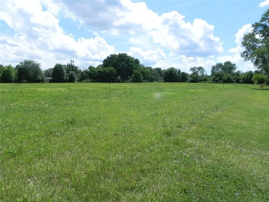 7030 Mann Rd photo 1