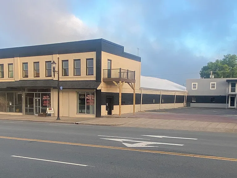 202 N Main St #B — Photo 12