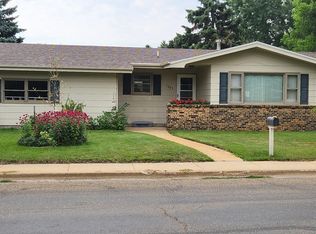 1283 Empire Rd, Dickinson, ND 58601