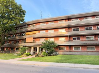 11 Woodman Dr S #411, Hamilton, ON L8K4E3