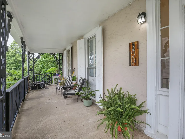 350 Green Ln #2R — Photo 2