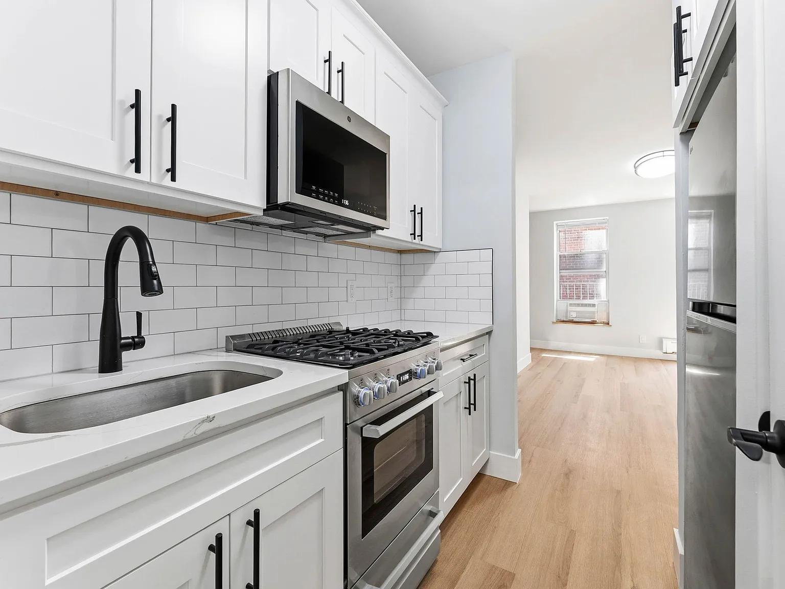 401 East 63rd Street — Photo 4