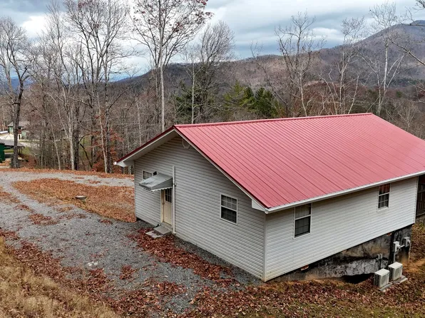 143 Brass View Dr, Young Harris, GA 30582