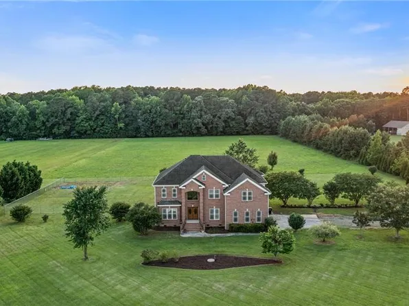 5433 Blackwater Rd, Virginia Beach, VA 23457