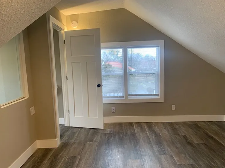 1769 Grand Ave — Photo 20