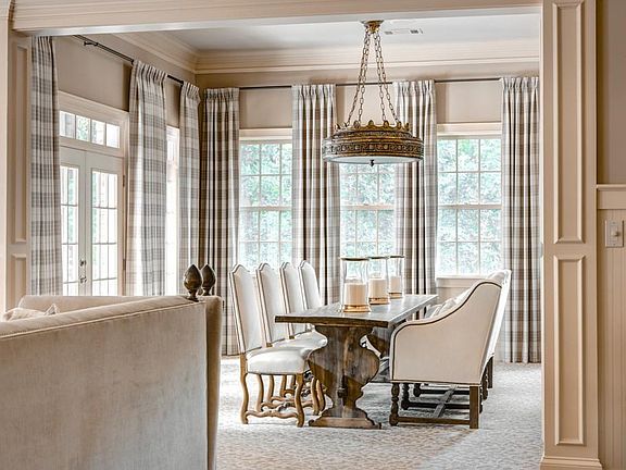 3rd image of 1005 Heards Ferry Rd