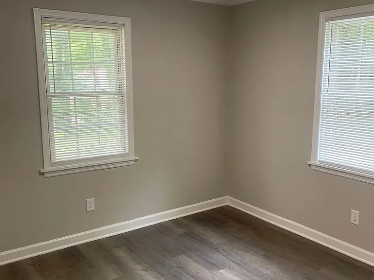 2040 Thurmond St — Photo 8