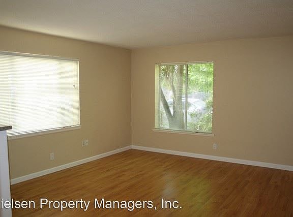 5th image of 2414 Capitol Ave APT 01