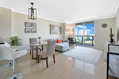 1800 N Bayshore Dr Photo 1