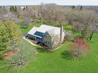 22480 N Linden Dr, Lake Barrington, IL 60010