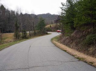 959 Pine Cone Trl, Marshall, NC 28753