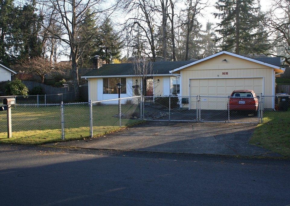 1st image of 1610 154th St E