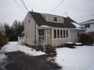 645 Winthrop Dr, Uniondale, NY 11553