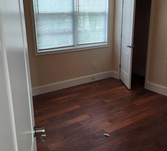 106 Andrews Ave N — Photo 3