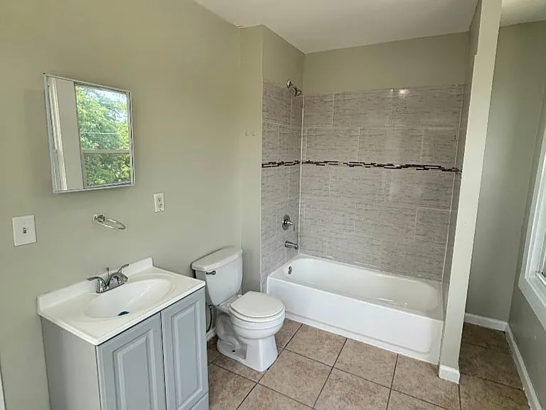 27-29 N Munn Ave #2A — Photo 3