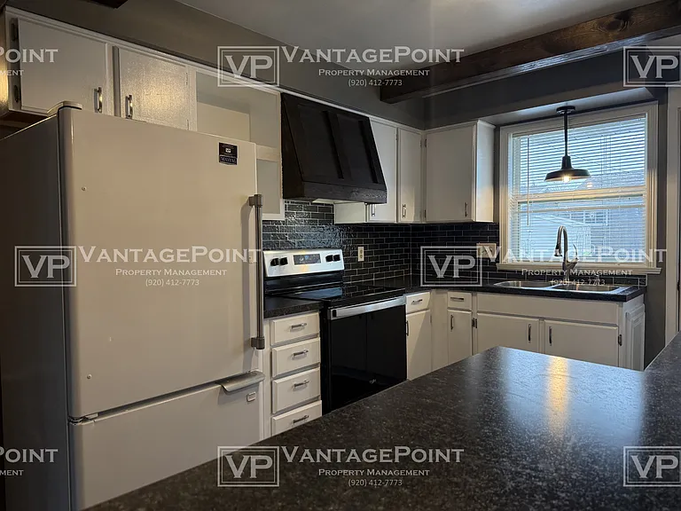 826 N Hawthorne Dr — Photo 16