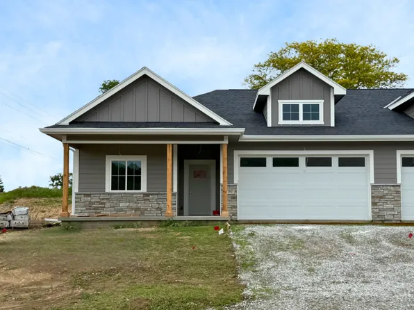 702 Oak Ridge Dr, Glenwood, IA 51534