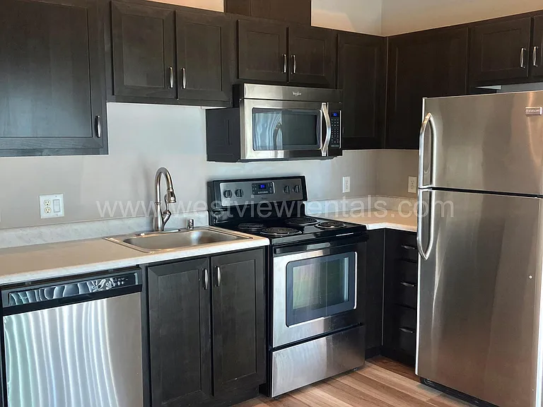 203 E Laurel St — Photo 256