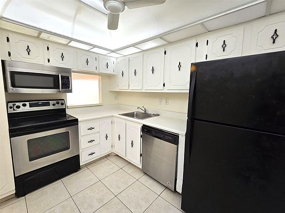 3rd image of 4334 NW 9th Avenue #9-3B