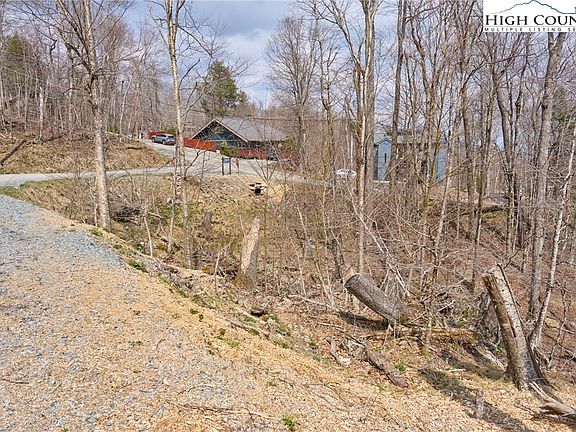 5th image of 101 Foxgrape Hollow Road