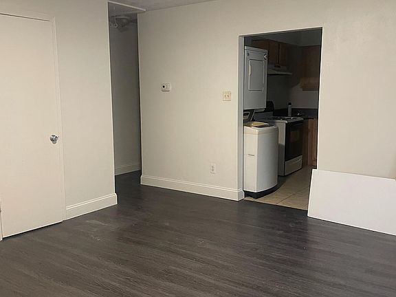 Living room/kitchen entrance