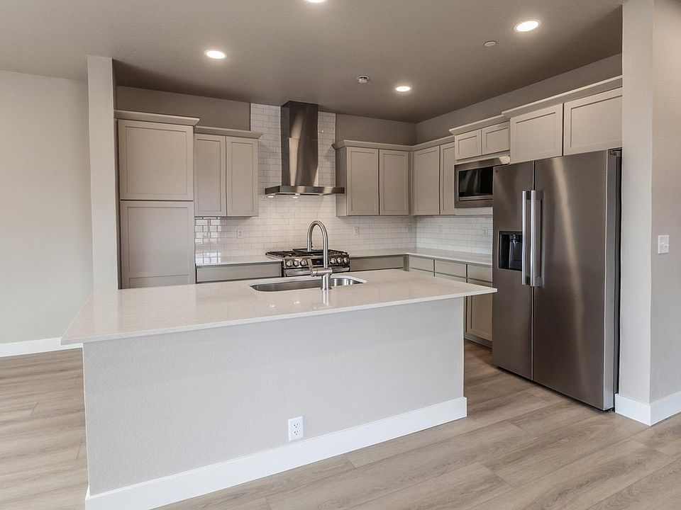 1st image of 4916 Autumn Leaf Dr