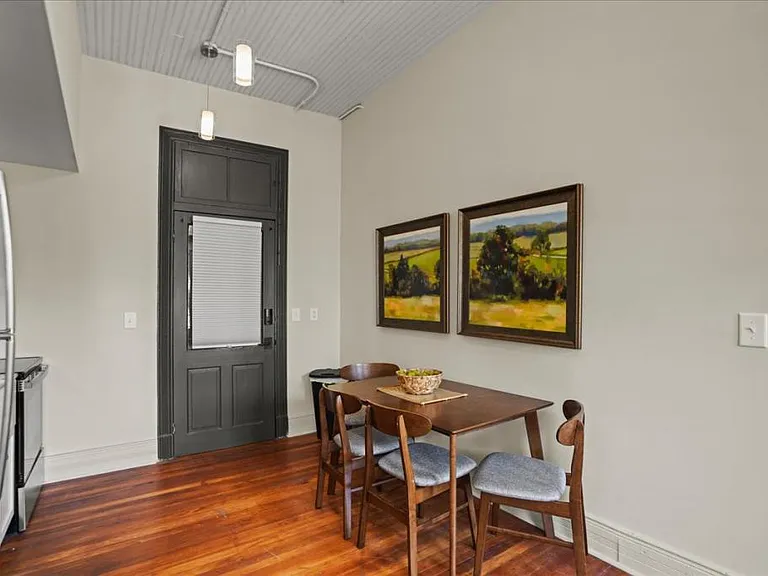 127 W Evans St — Photo 3
