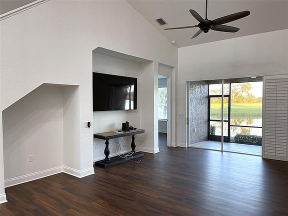 5th image of 2946 Mission Lakes Dr