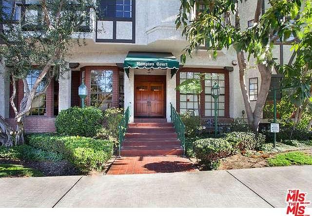 1st image of 17914 Magnolia Blvd Unit 132