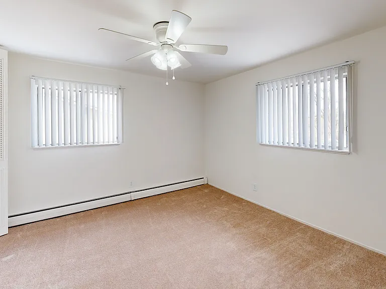 Denway Circle Apartments — Photo 13