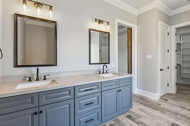1308 N Sibley St — Photo 14